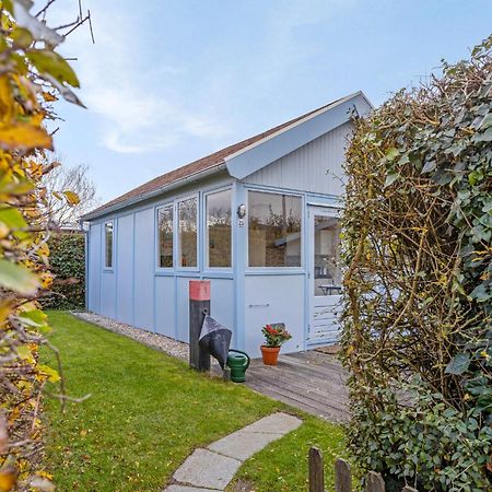 Vakantiehuisje In Ouddorp Dichtbij Het Strand Esterno foto